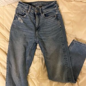 American Eagle Mom Jeans. Stretch